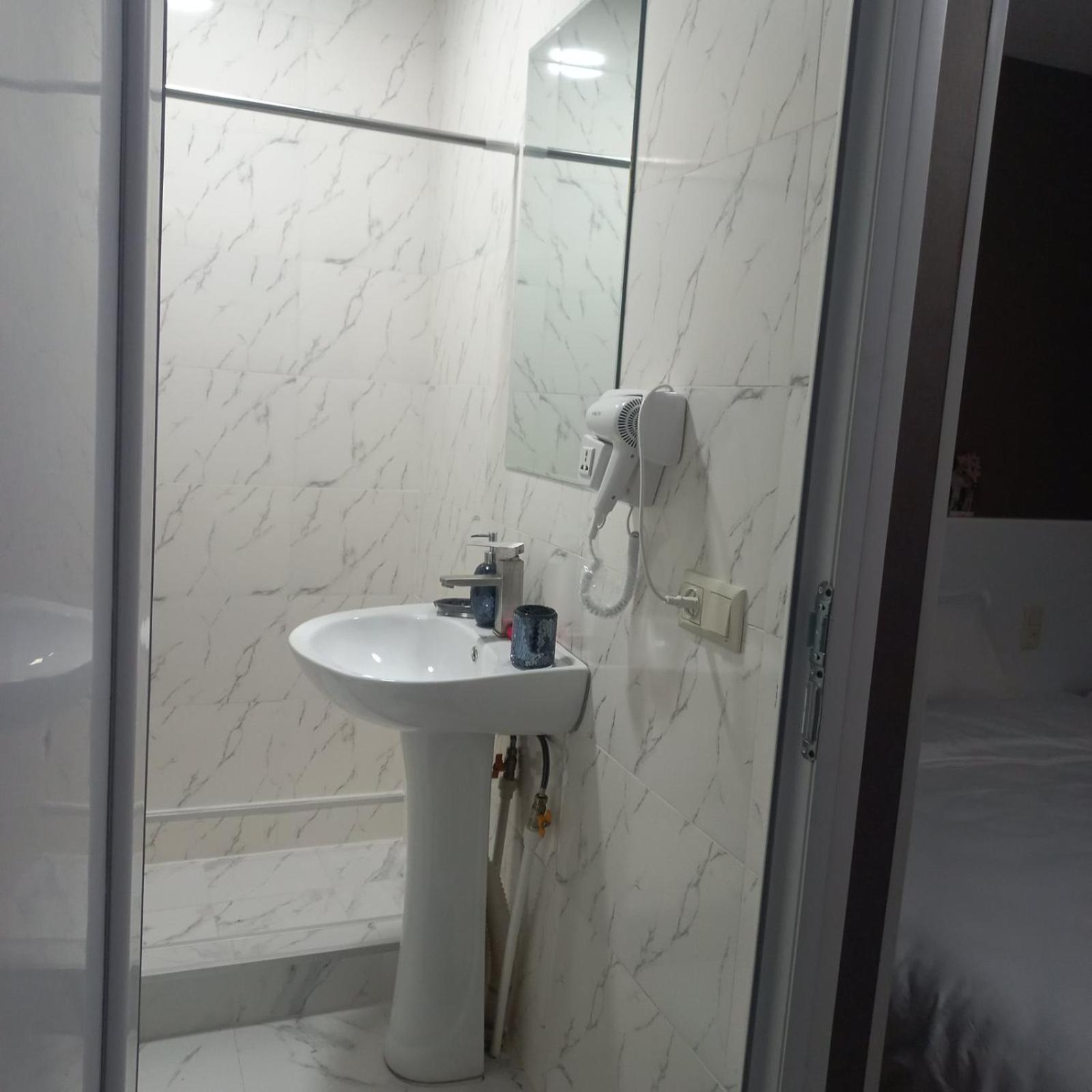 Ira & Vaso'S Guest House Borjomipark Quarto foto